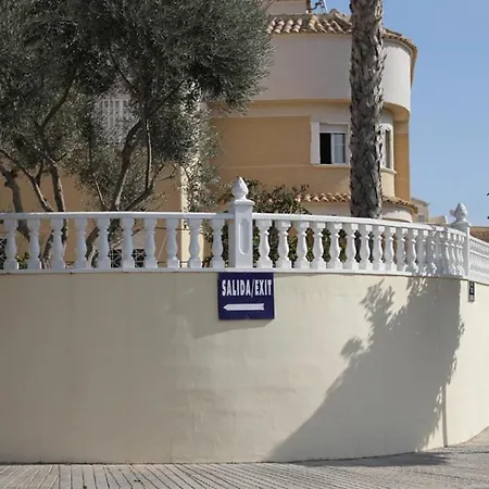 Bed & Breakfast Casa Frente Al Rosa Torrevieja