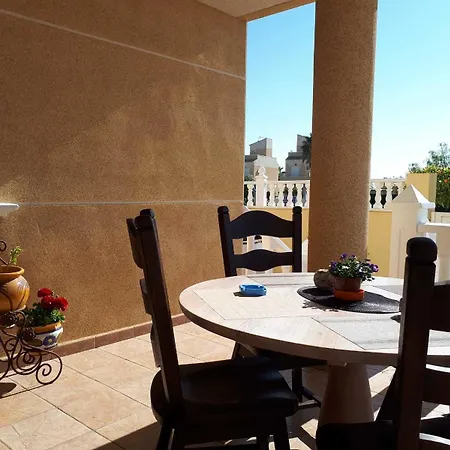 Casa Frente Al Rosa Nocleg ze śniadaniem Torrevieja